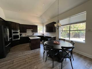 Lovejoy Serenity - Amazing pool, Games, Movie Room - 4
