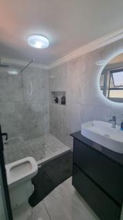 Solar pwrd house with pool and entertainment area - 7