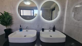 Solar pwrd house with pool and entertainment area - 5