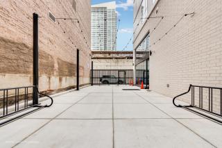 South Loop Rooftop With In & Out Parking 1 - 4