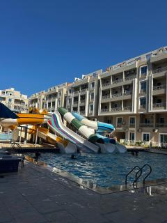 Luxury Poolside Escape 2BR Ground Floor - 4