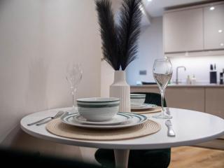 1Bed Modern Central Leeds Apt By Victoria Quarter - 2
