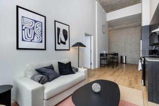 South Loop Rooftop With In and Out Parking 3 - 5