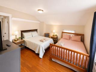 Modern Milford Getaway-Near Cincinnati Sleeps 6 - 2