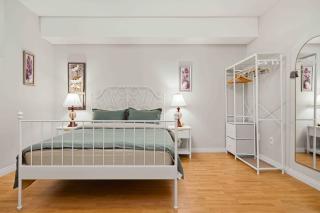 Anmore Nature Escape Cozy 2BR Suite near Lakes - 3