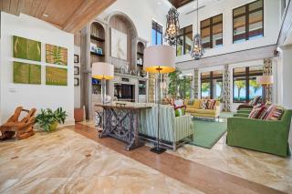 Happy Feet Beachfront House with Pool & Spa - 8