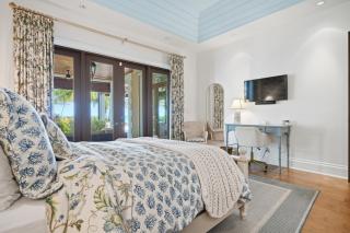 Happy Feet Beachfront House with Pool & Spa - 3