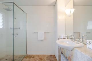 Balboa Apartments - 8