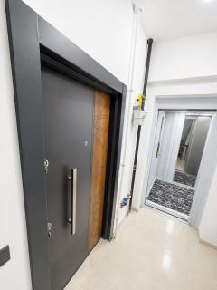 15 Minutes to the Airport Luxury Apartment - 4