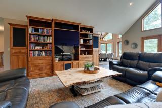 Spacious Lake Arrowhead Home on the Golf Course - 4