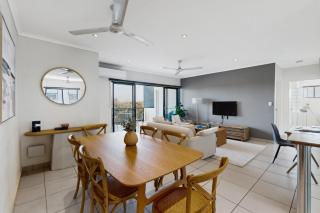 Peaceful 2-Bed Apartment with Private BBQ Balcony - 6
