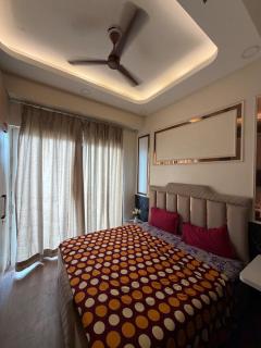 Peacefull stay near expomart by Luxurio Stays - 3