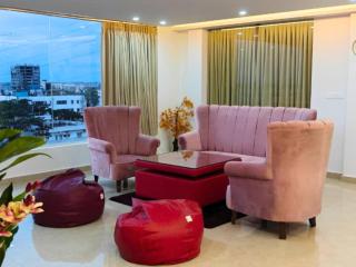 SkyView Luxury Penthouse - 2