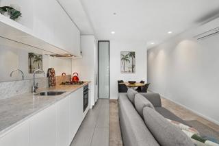 Bright 2-Bed Apartment Near South Melbourne - 9
