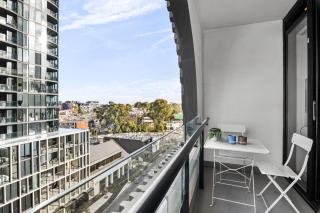 Bright 2-Bed Apartment Near South Melbourne - 6