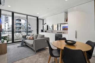 Bright 2-Bed Apartment Near South Melbourne - 4
