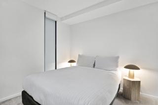 Bright 2-Bed Apartment Near South Melbourne - 3