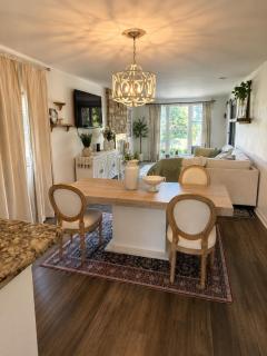 Cozy Farmhouse Home Near Chicago Pets Welcome - 6