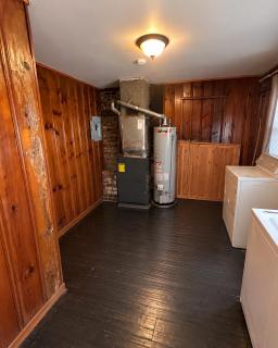 Cozy Farmhouse Home Near Chicago Pets Welcome - 3