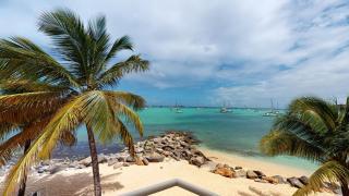Kaz a Soley - Les pieds dans l'eau - Marigot - 1