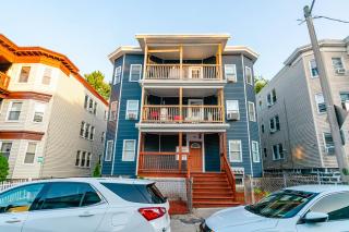 Family Retreat 4BR Boston - Near Redline & 5mins to Franklin Park Zoo - Free Parking 27 - 9
