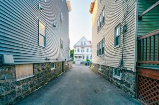 Family Retreat 4BR Boston - Near Redline & 5mins to Franklin Park Zoo - Free Parking 27 - 8