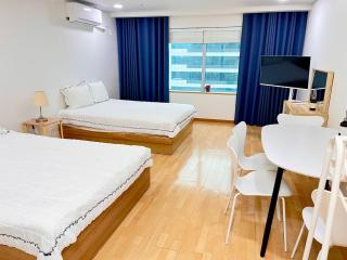 홍대입구역 최고의 위치 숙소 - 2