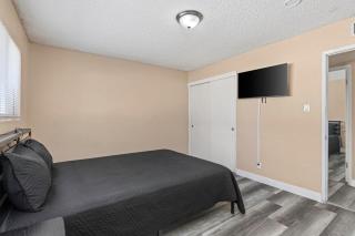 Modern Family Home with Private Pool Sleeps 6 - 2