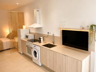 Urban Center ALMA - Apartment for 4 - Torres de Serrano - 6