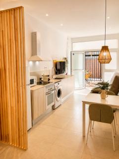 Urban Center ALMA - Apartment for 4 - Torres de Serrano - 8