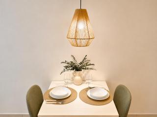 Urban Center ALMA - Apartment for 4 - Torres de Serrano - 3