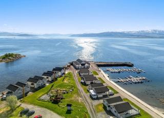 Lake house with magnificent views - 4