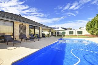 Eureka Escape Family home with pool aircon - 6