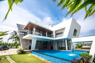 JD Beach Vacay Luxury Beach View Villa - 1