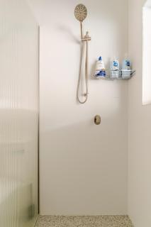 Spacious Unley Home Fast WiFi & Free Parking - 5