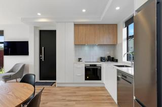 Modern Merivale Gem Flexible Beds & Parking - 8