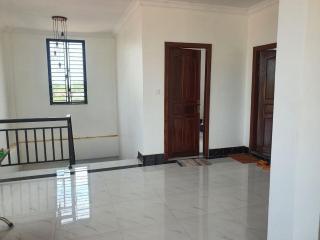 The Y Shop - 4