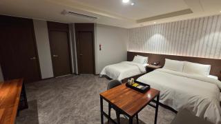 Hotel Cleo - 3