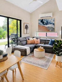 Seaside Villa Oasis - Pool & Wi-Fi - 9