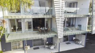 2 Bedroom Beach Front at Sea Spray Suites - 8