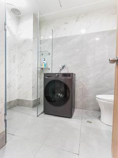 Stylish 1 Bedroom with Balcony & Hotel Quality Bed - 7