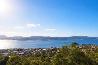 Oceanview Oasis - Close to CBD and Airport - 8