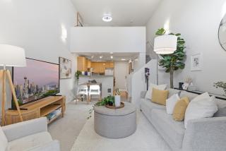 Downtown Seattle Loft with Rooftop & Skyline Views - 7