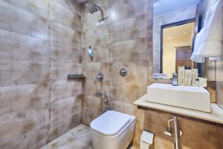 Treebo Empire Suite - 3