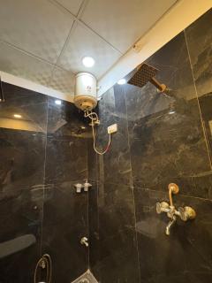 Cozy 2BHK Stay Near Jaipur Airport & WTP - 4