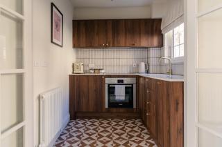 Boutique Bath Apt - 5 Min Roman Baths - 5
