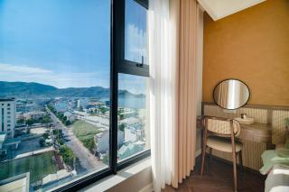 Modern 2BR with Stunning Ocean View and 300m to Beach - 1