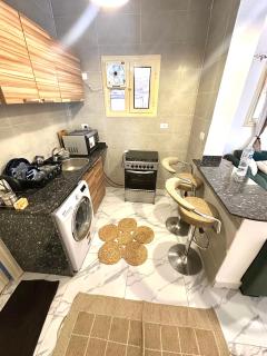 Cozy & Charming 2BR apartment - mint green - 2