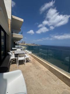 Panoramic XL Penthouse Sliema Seafront - 6