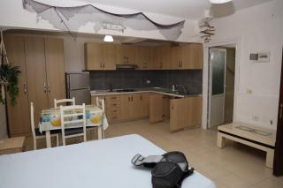 NO3 basement accommodation Prime location CNTR - 4